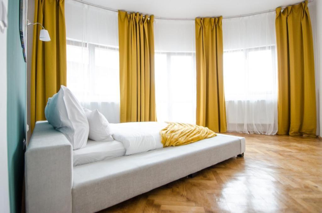Stylized And Modern Apartment In Bucharest Exterior photo